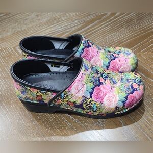 BJORK Swedish Professional Clogs Floral Printed Leather 38-39/US 7-8.5